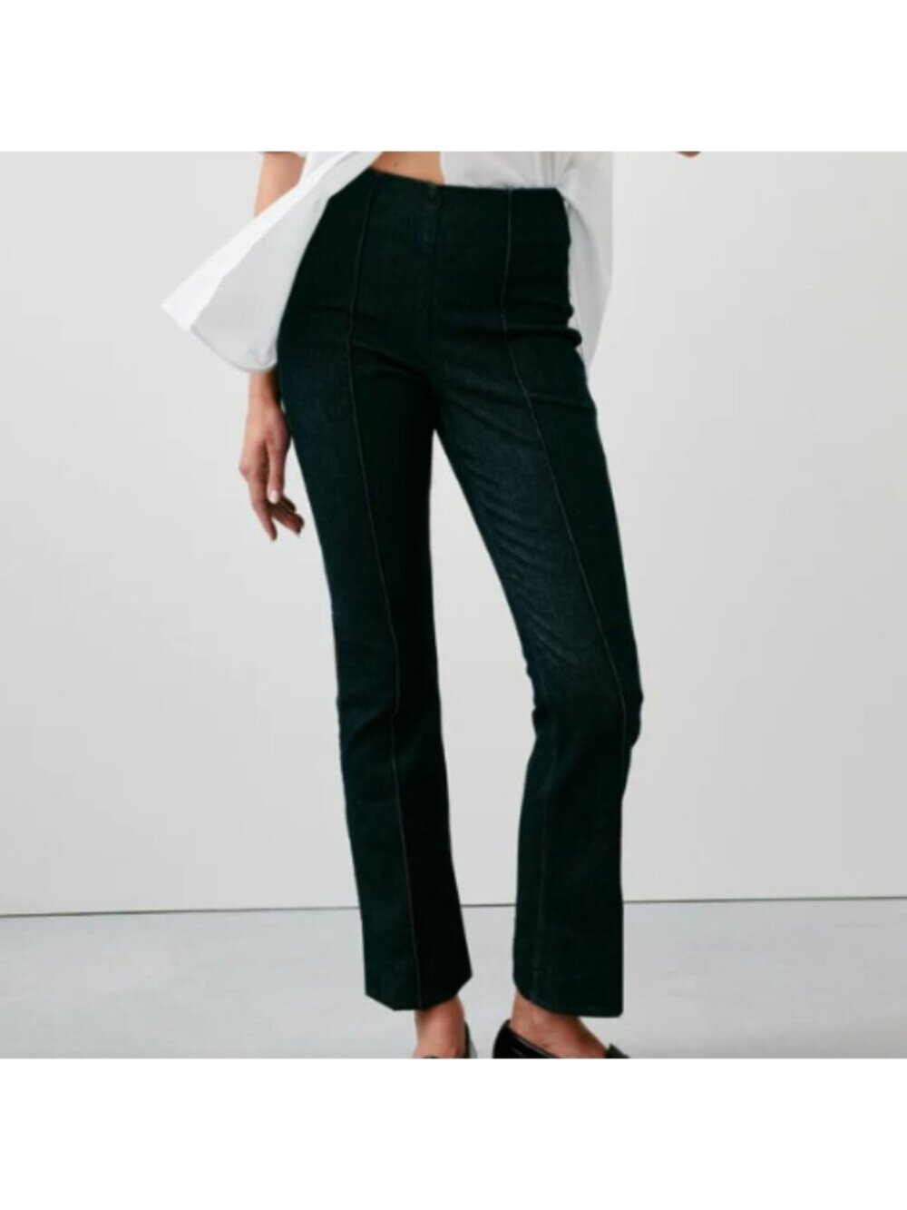 NWT SPANX Zero Waistband Micro Flare Jeans - Indigo Wash - Size Medium